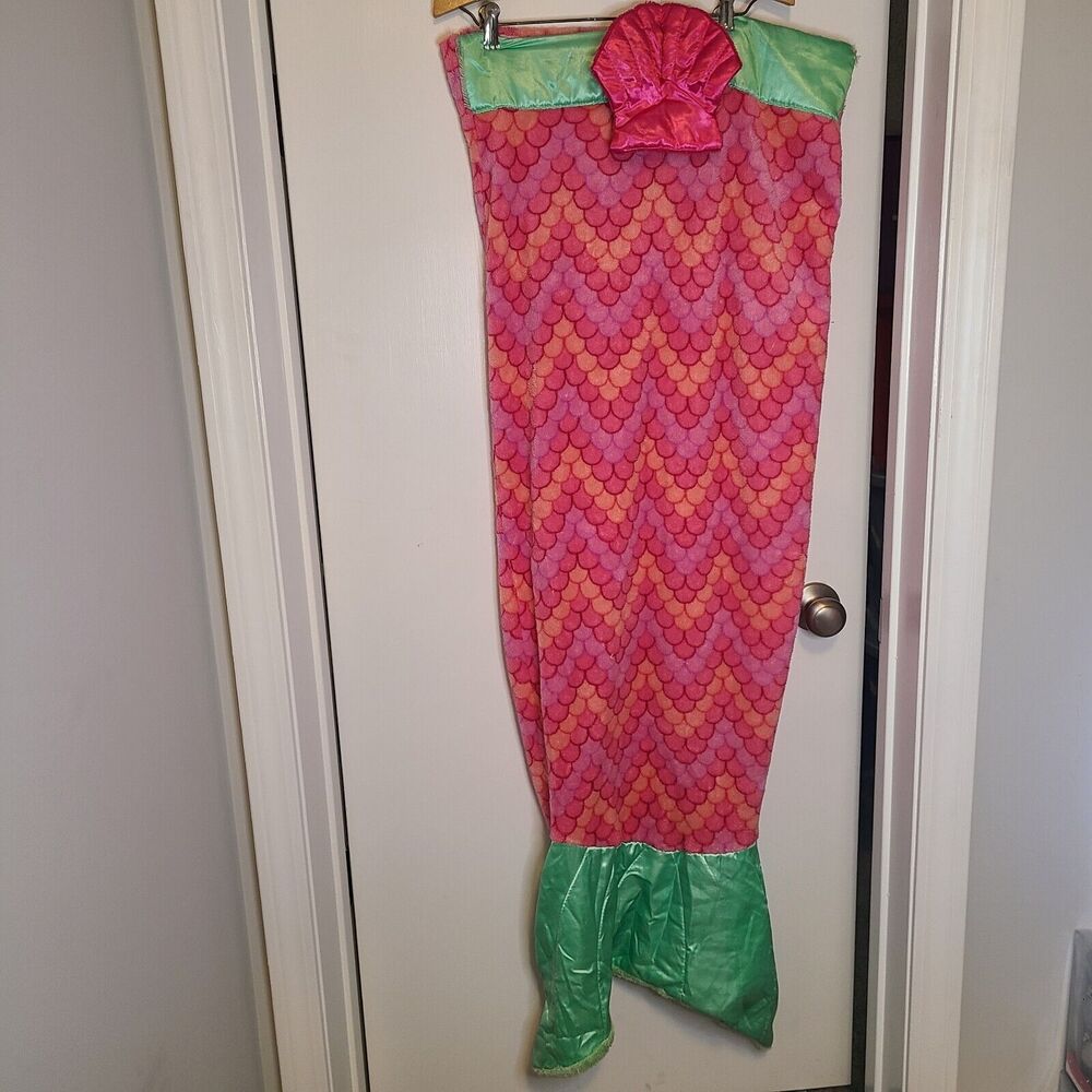 Snuggie Tails Pink And Green Mermaid Cuddly Blanket 54 X 28 Inches